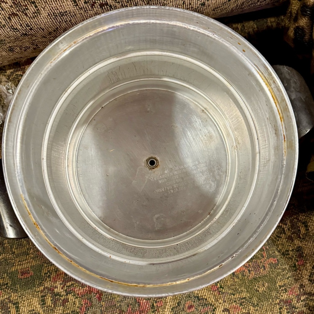 Kitchen - Picture 3 of 6